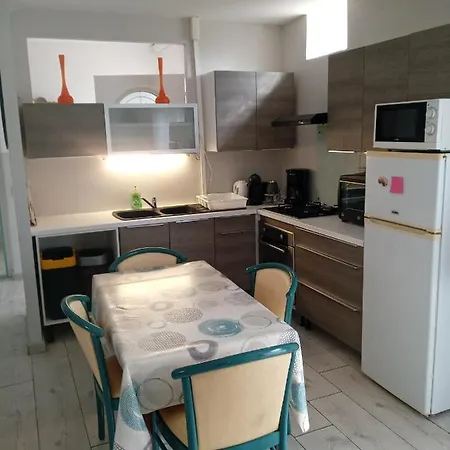 T3 Dans Un Quartier Calme アパート フロンティニャン